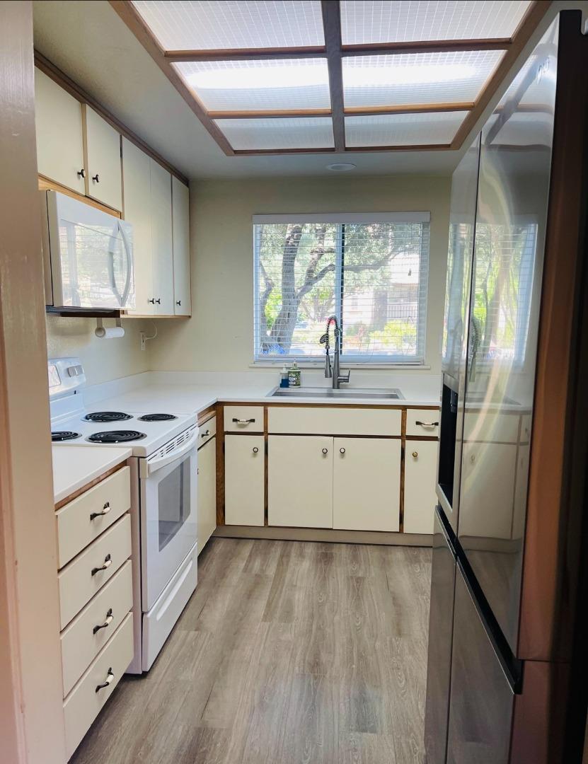 Detail Gallery Image 6 of 36 For 2101 Darnis Cir, Morgan Hill,  CA 95037 - 3 Beds | 2/1 Baths