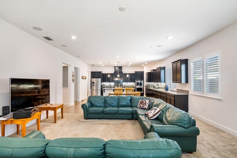 Detail Gallery Image 11 of 25 For 7922 Cinnamon Way, Gilroy,  CA 95020 - 4 Beds | 3/1 Baths