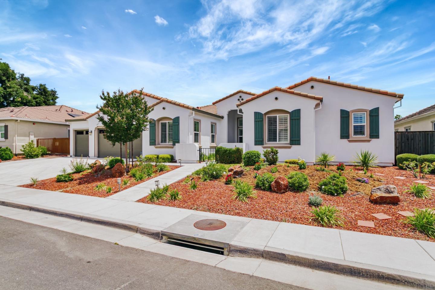Detail Gallery Image 2 of 29 For 7942 Cinnamon Way, Gilroy,  CA 95020 - 4 Beds | 3/1 Baths