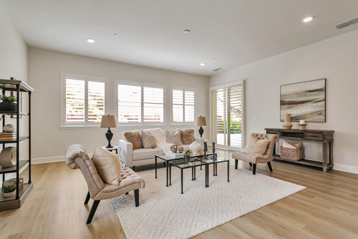 Detail Gallery Image 5 of 29 For 7942 Cinnamon Way, Gilroy,  CA 95020 - 4 Beds | 3/1 Baths