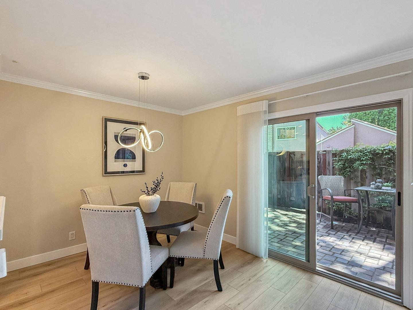 Detail Gallery Image 13 of 42 For 2540 Hawkington Ct, Santa Clara,  CA 95051 - 4 Beds | 2/1 Baths