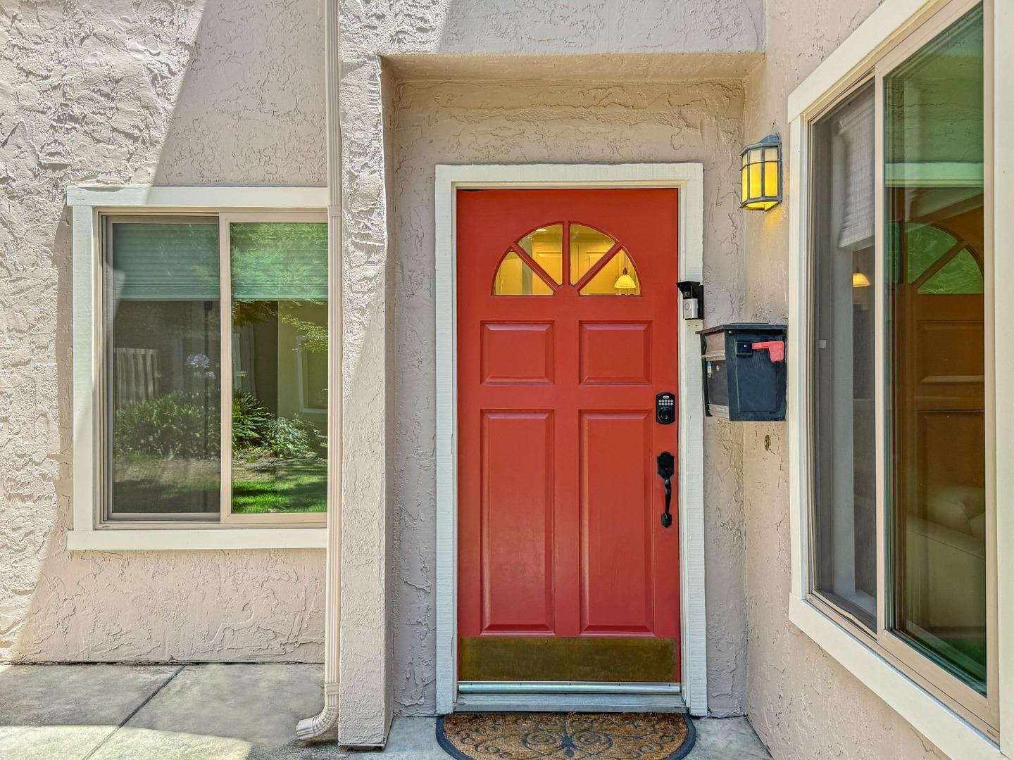 Detail Gallery Image 4 of 42 For 2540 Hawkington Ct, Santa Clara,  CA 95051 - 4 Beds | 2/1 Baths