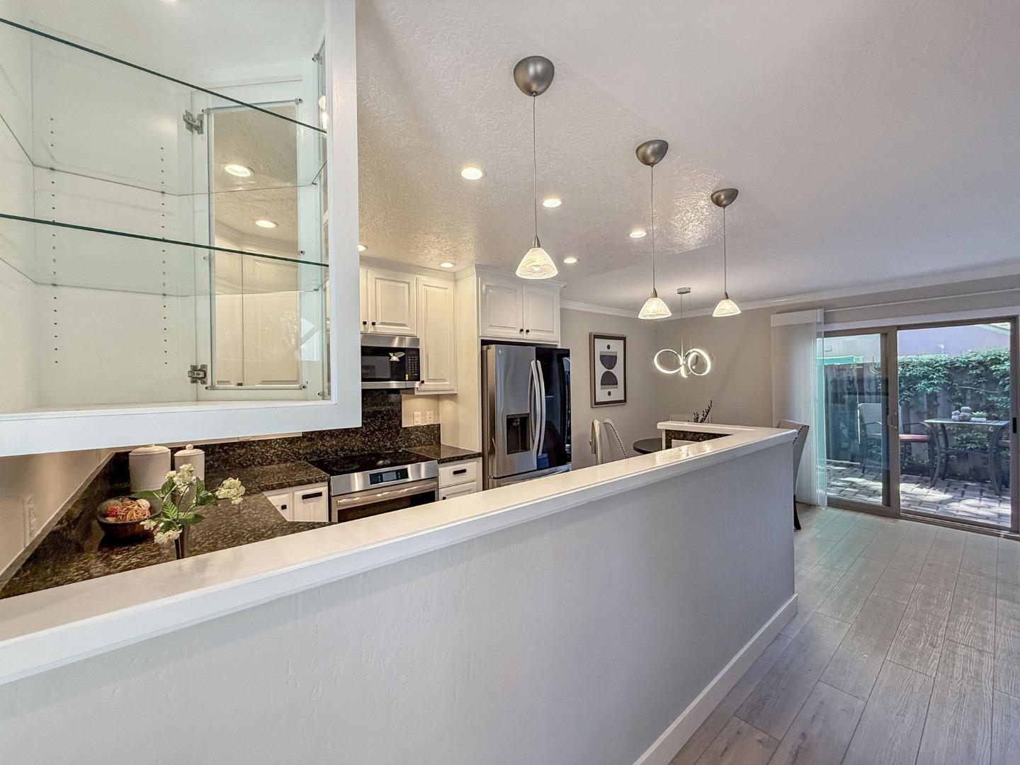 Detail Gallery Image 5 of 42 For 2540 Hawkington Ct, Santa Clara,  CA 95051 - 4 Beds | 2/1 Baths
