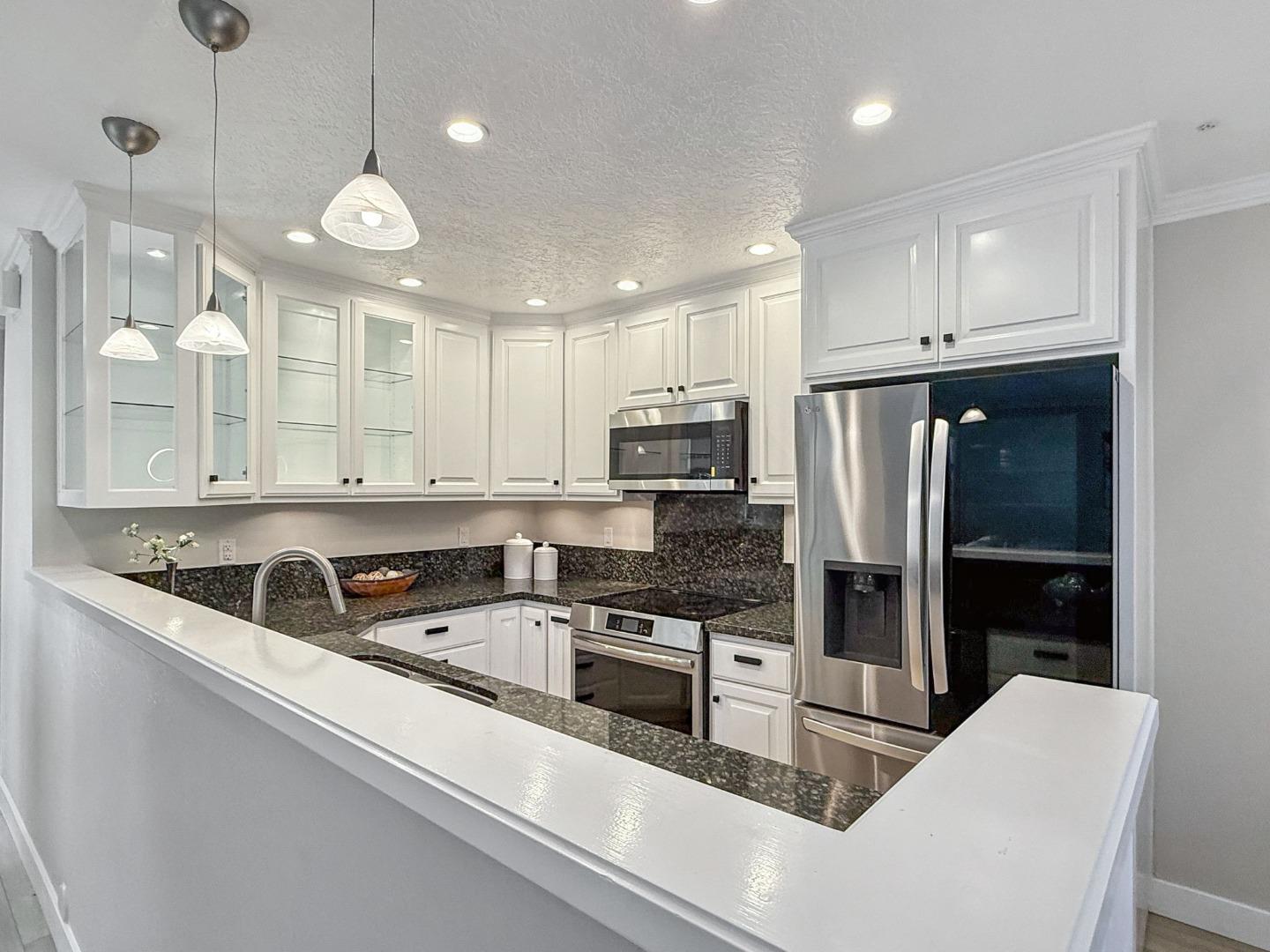 Detail Gallery Image 7 of 42 For 2540 Hawkington Ct, Santa Clara,  CA 95051 - 4 Beds | 2/1 Baths