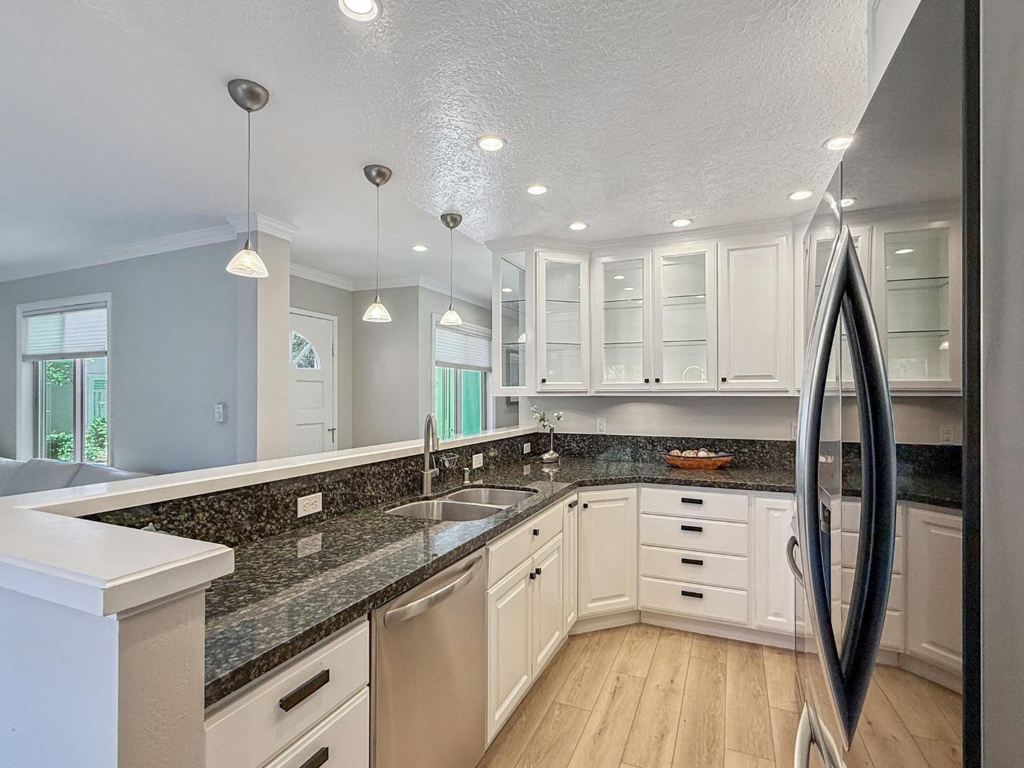 Detail Gallery Image 8 of 42 For 2540 Hawkington Ct, Santa Clara,  CA 95051 - 4 Beds | 2/1 Baths