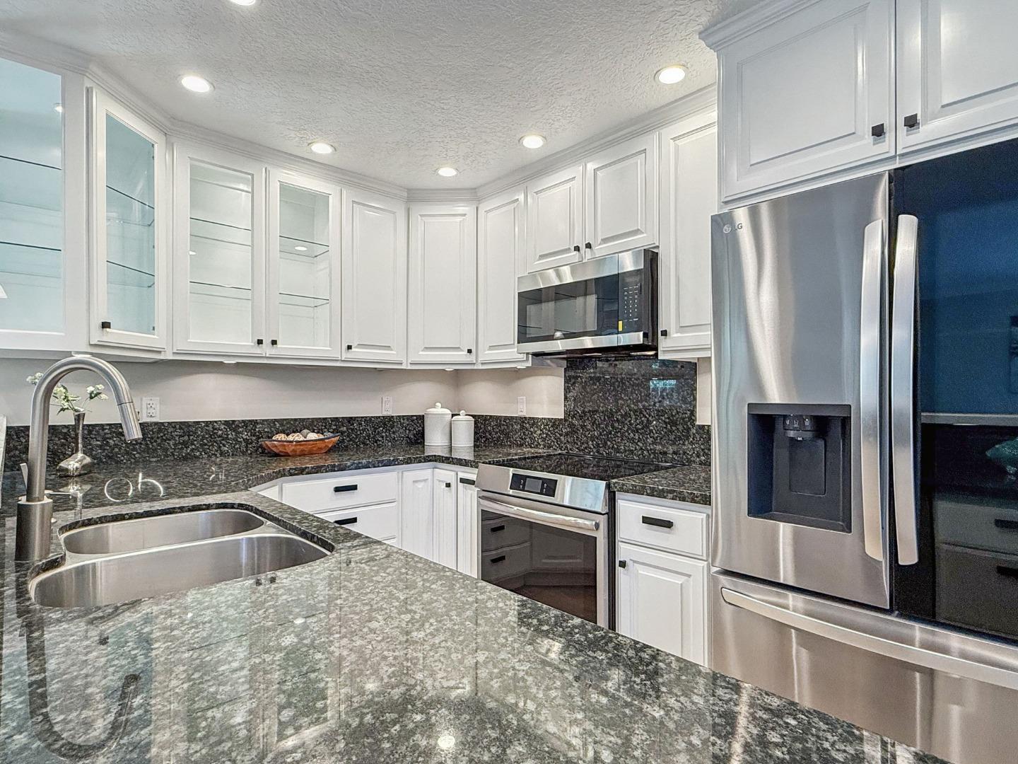 Detail Gallery Image 9 of 42 For 2540 Hawkington Ct, Santa Clara,  CA 95051 - 4 Beds | 2/1 Baths