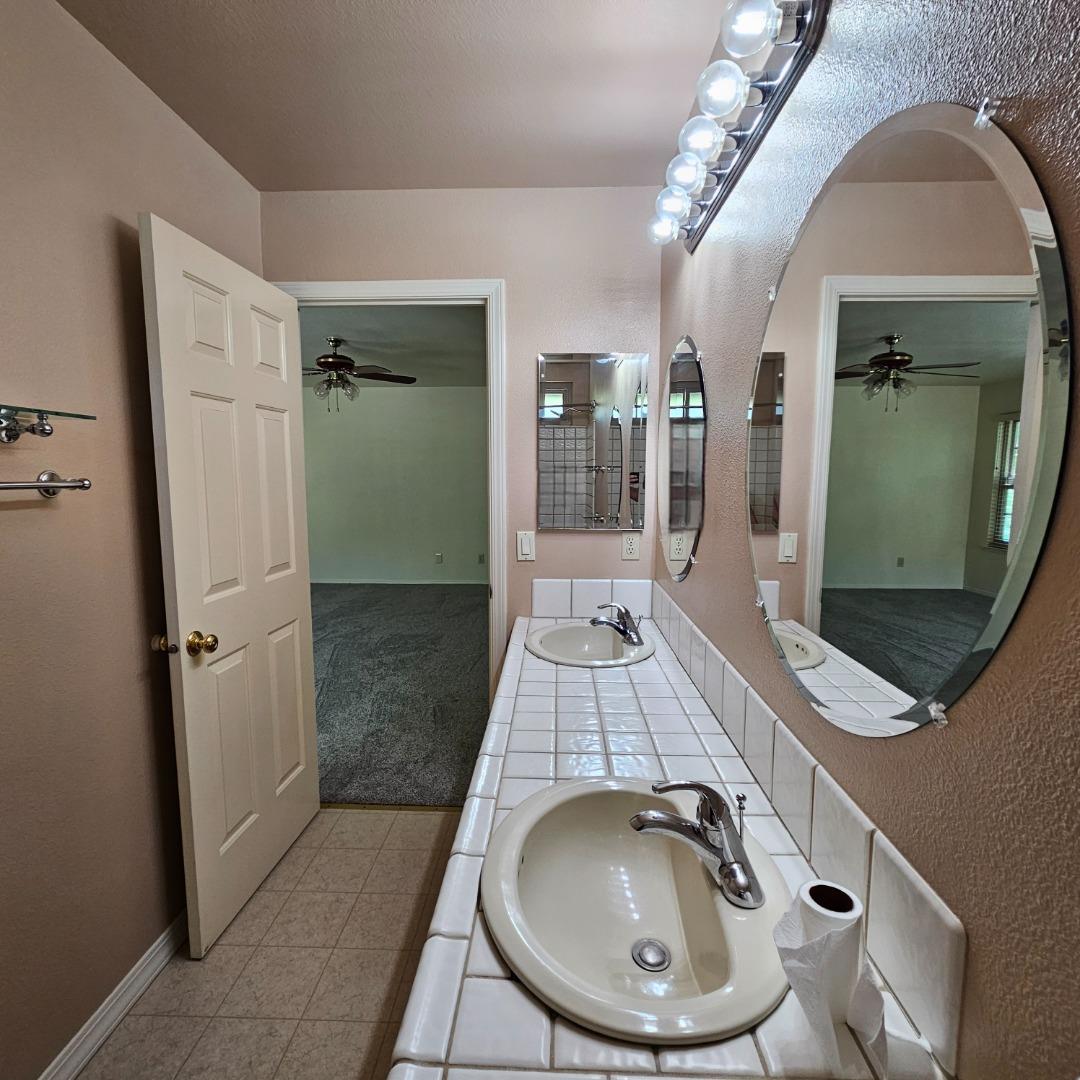 Detail Gallery Image 10 of 29 For 5680 Forked Horn Pl, Paso Robles,  CA 93446 - 3 Beds | 2 Baths