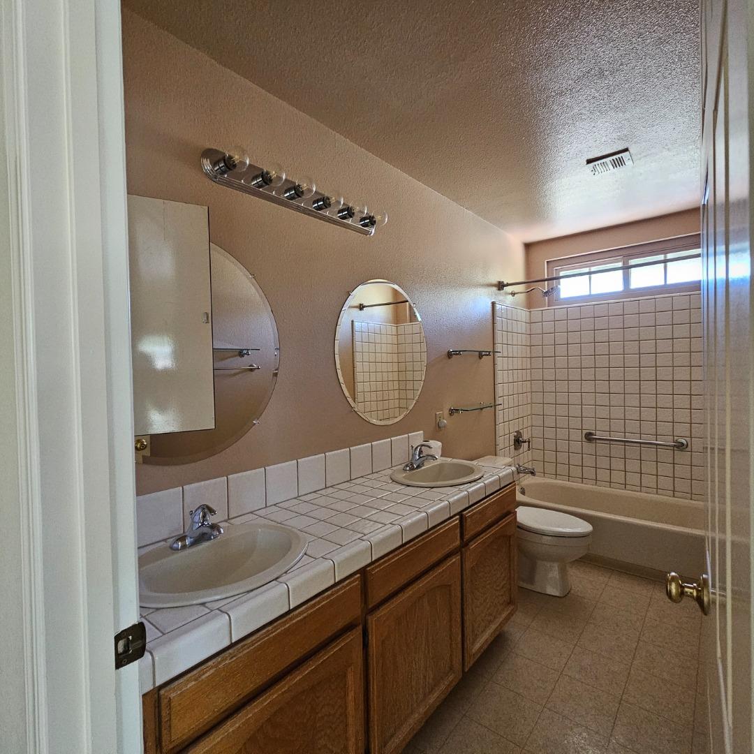 Detail Gallery Image 11 of 29 For 5680 Forked Horn Pl, Paso Robles,  CA 93446 - 3 Beds | 2 Baths