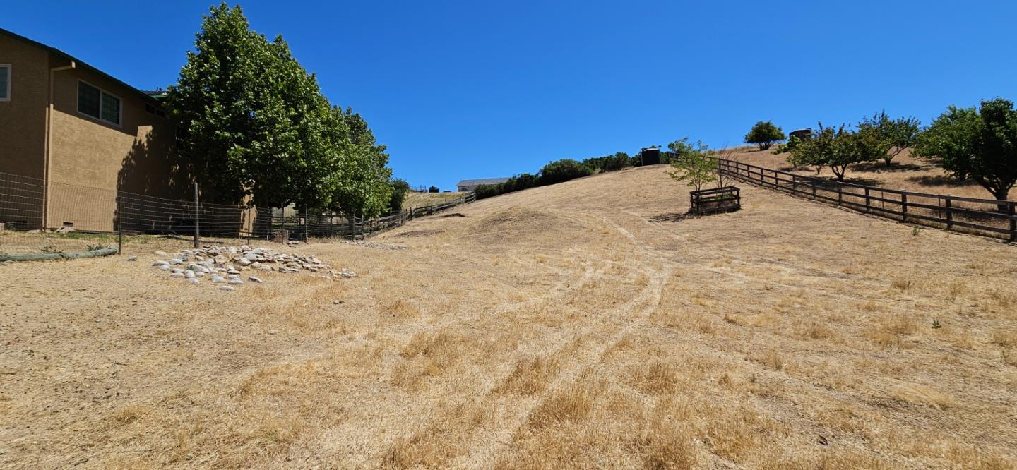 Detail Gallery Image 16 of 29 For 5680 Forked Horn Pl, Paso Robles,  CA 93446 - 3 Beds | 2 Baths
