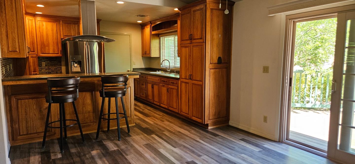 Detail Gallery Image 3 of 29 For 5680 Forked Horn Pl, Paso Robles,  CA 93446 - 3 Beds | 2 Baths