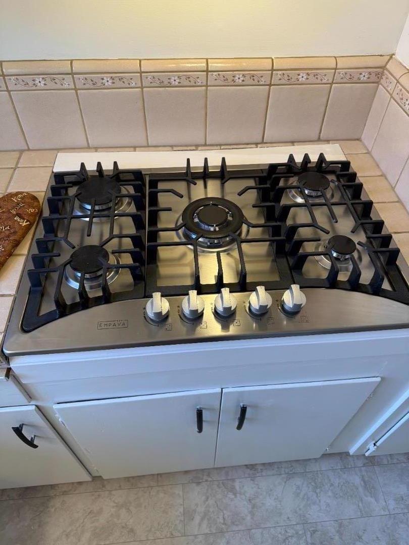 Detail Gallery Image 5 of 24 For 1556 Hilby Ave, Seaside,  CA 93955 - 3 Beds | 1/1 Baths