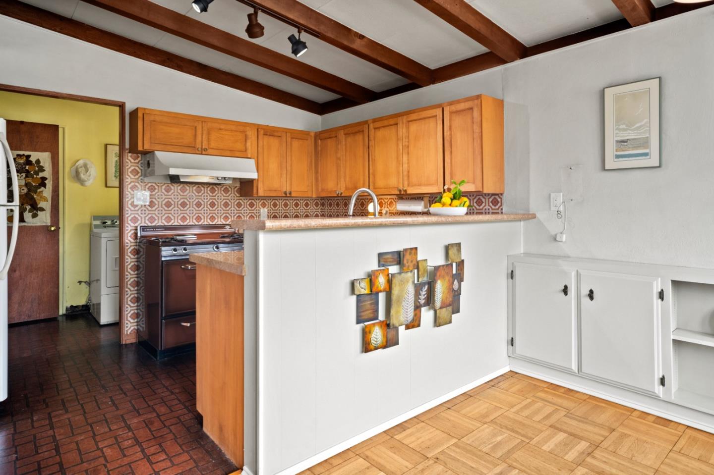 Detail Gallery Image 11 of 35 For 831 Arlington Pl, Del Rey Oaks,  CA 93940 - 4 Beds | 2 Baths