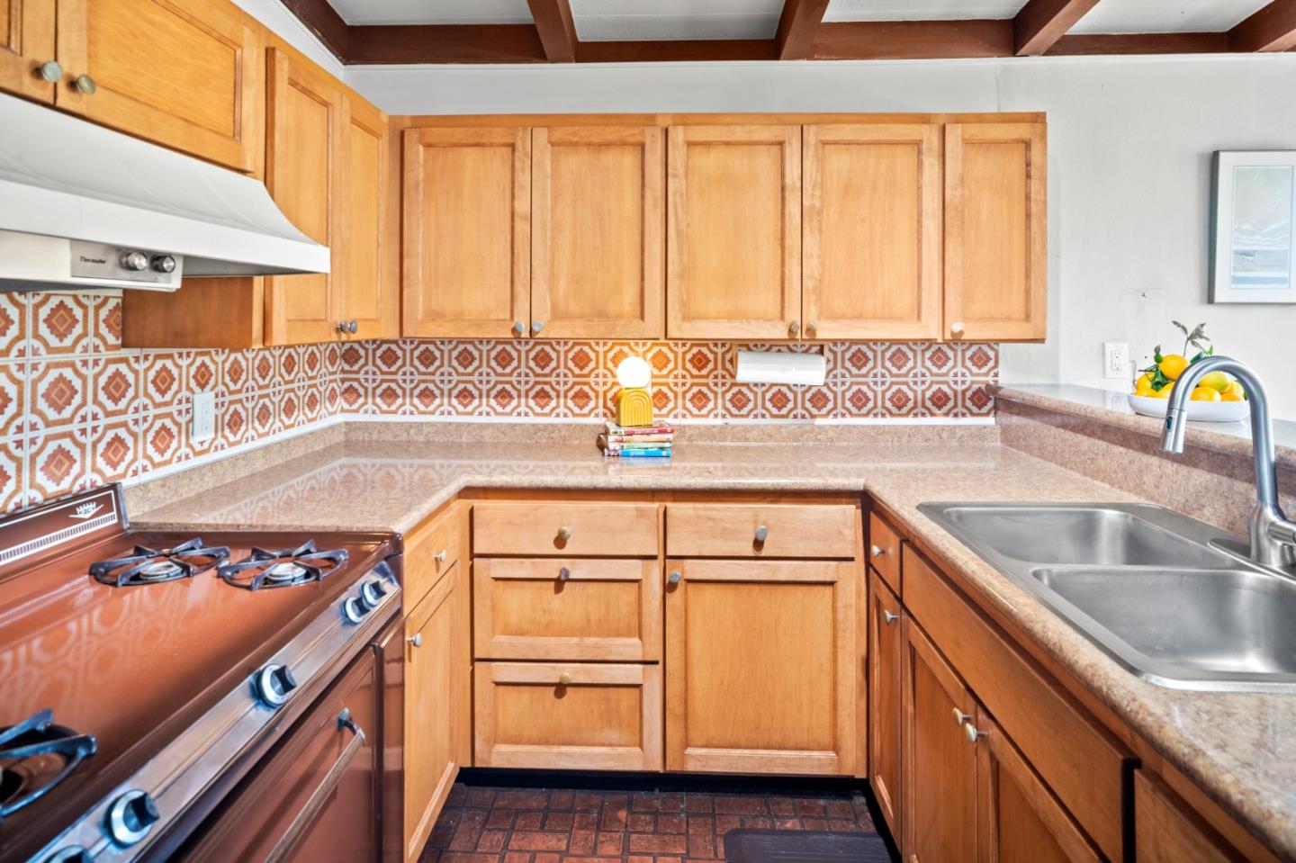 Detail Gallery Image 13 of 35 For 831 Arlington Pl, Del Rey Oaks,  CA 93940 - 4 Beds | 2 Baths