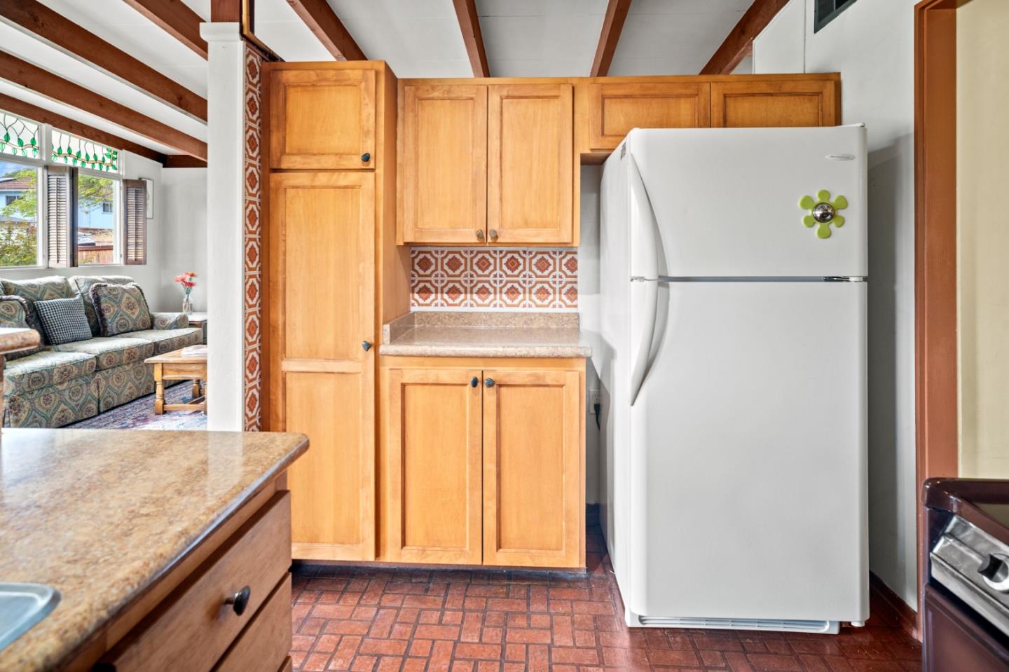 Detail Gallery Image 16 of 35 For 831 Arlington Pl, Del Rey Oaks,  CA 93940 - 4 Beds | 2 Baths