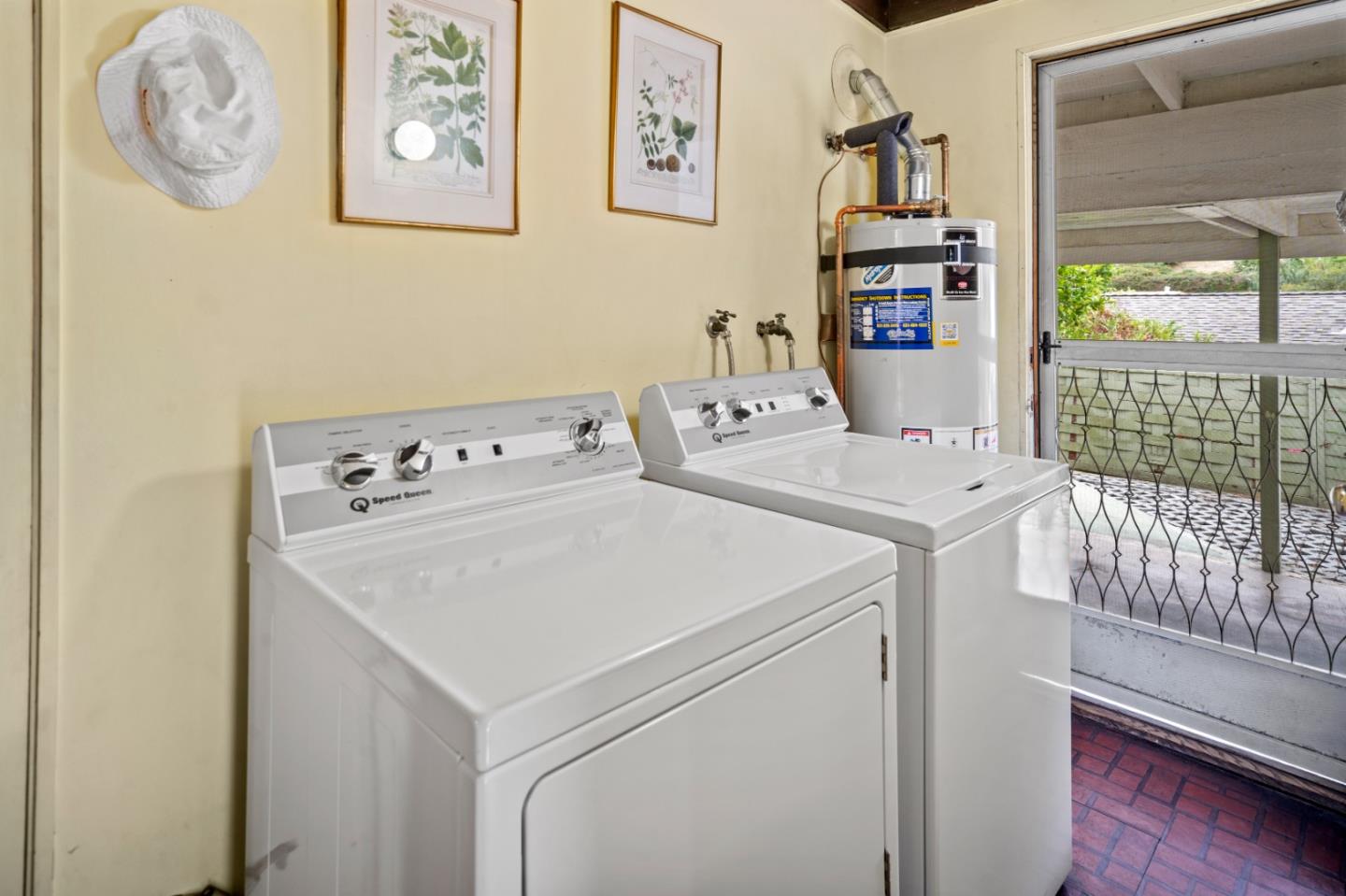 Detail Gallery Image 17 of 35 For 831 Arlington Pl, Del Rey Oaks,  CA 93940 - 4 Beds | 2 Baths