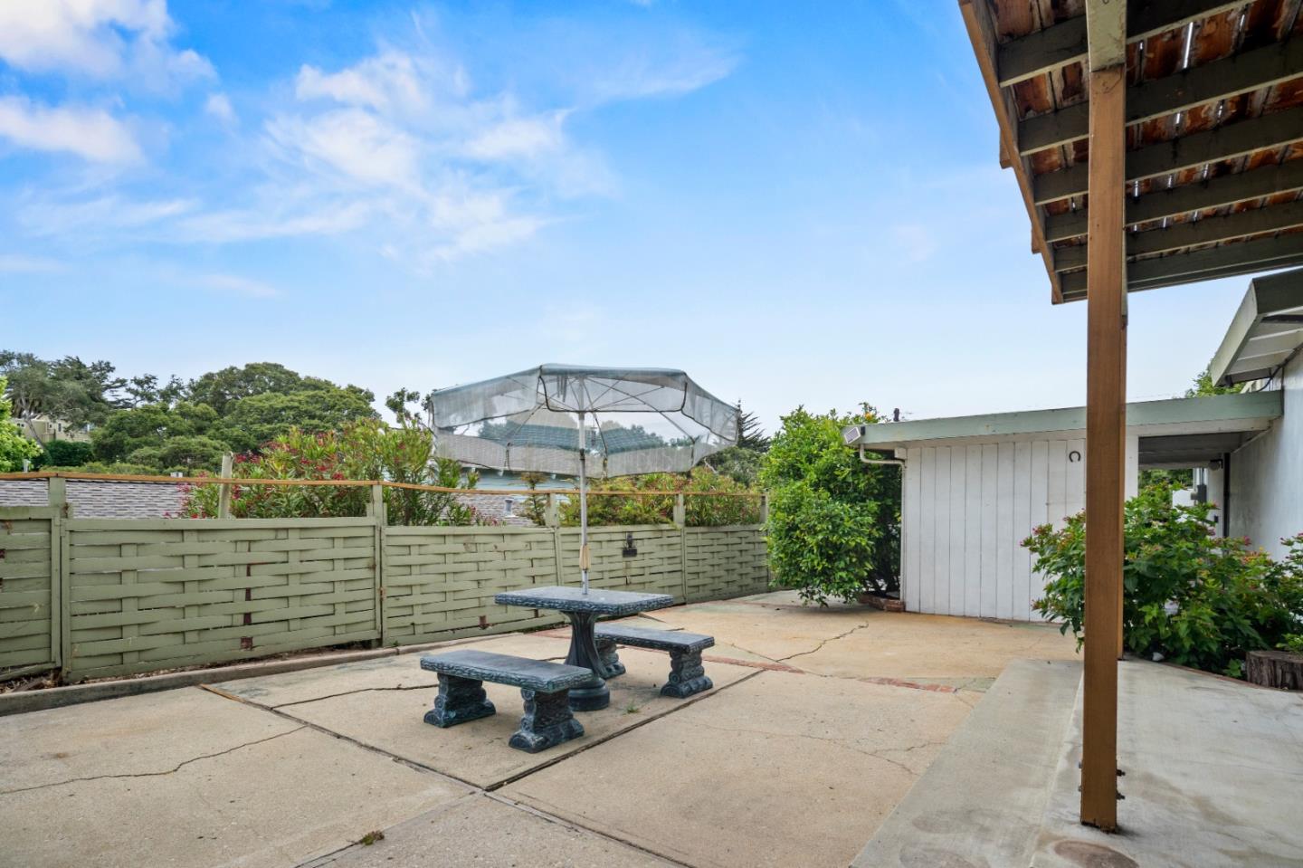 Detail Gallery Image 33 of 35 For 831 Arlington Pl, Del Rey Oaks,  CA 93940 - 4 Beds | 2 Baths