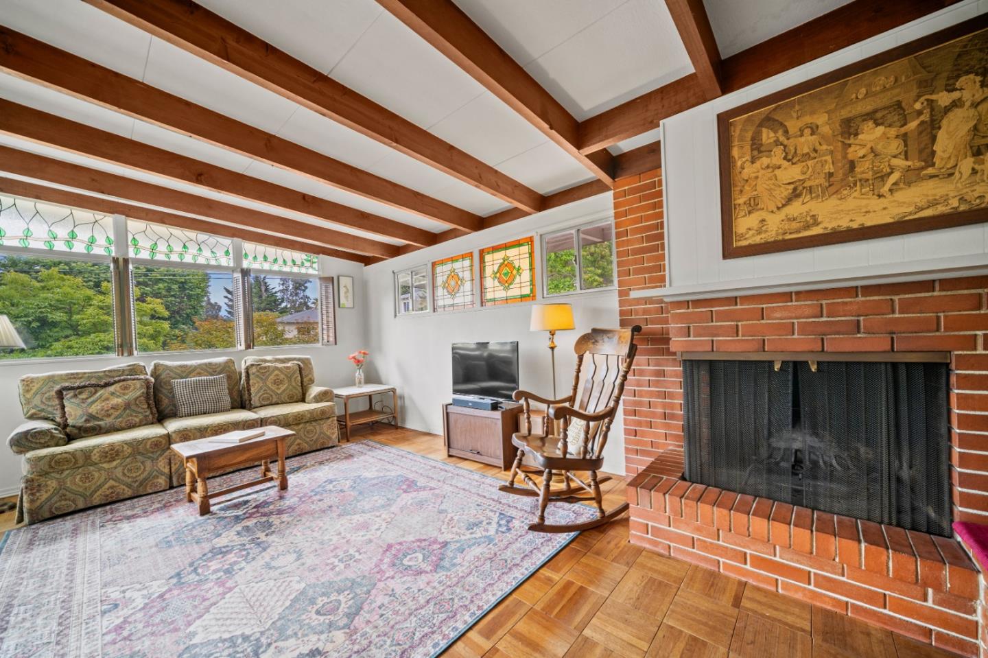 Detail Gallery Image 5 of 35 For 831 Arlington Pl, Del Rey Oaks,  CA 93940 - 4 Beds | 2 Baths