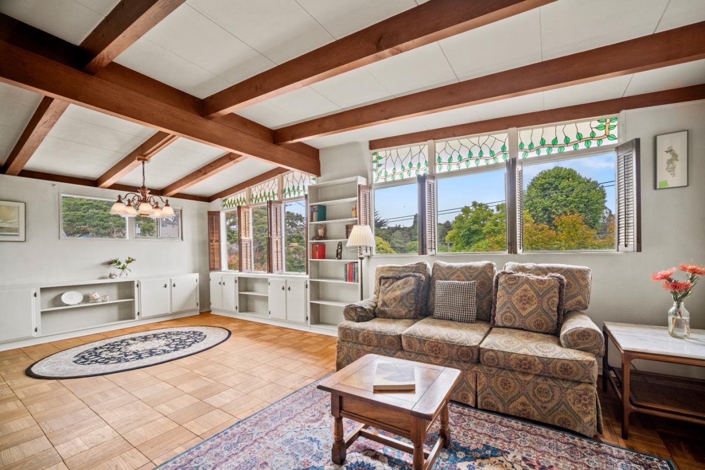 Detail Gallery Image 6 of 35 For 831 Arlington Pl, Del Rey Oaks,  CA 93940 - 4 Beds | 2 Baths