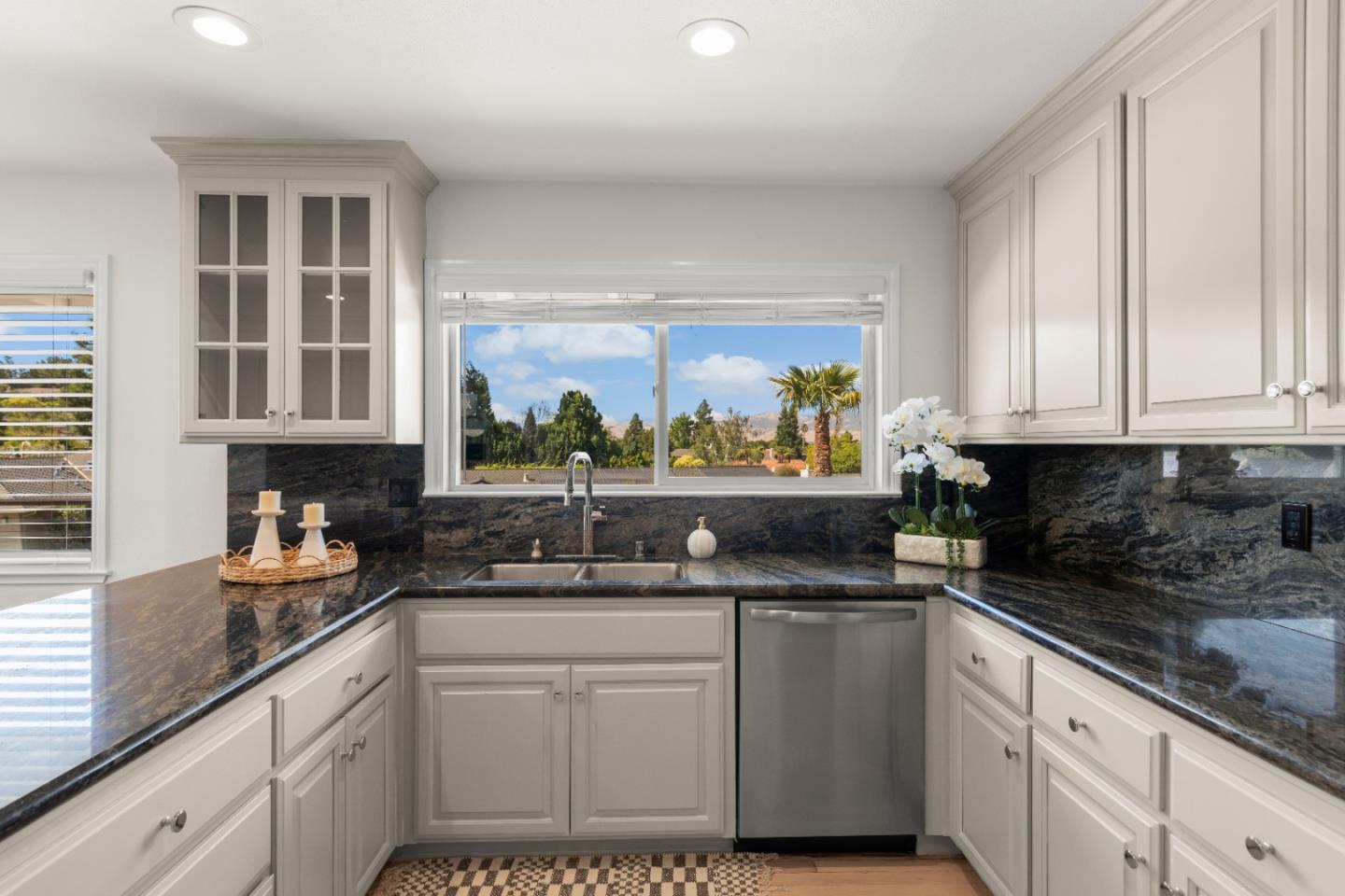 Detail Gallery Image 10 of 53 For 1590 El Dorado Dr, Gilroy,  CA 95020 - 4 Beds | 2 Baths