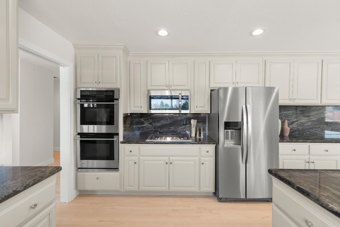 Detail Gallery Image 11 of 53 For 1590 El Dorado Dr, Gilroy,  CA 95020 - 4 Beds | 2 Baths