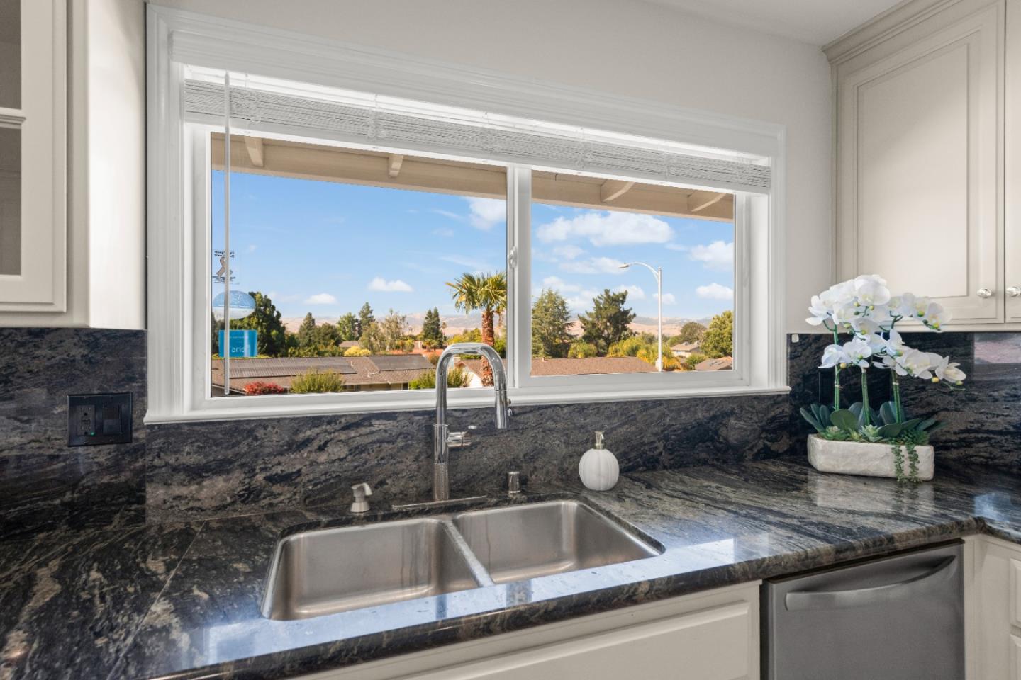 Detail Gallery Image 12 of 53 For 1590 El Dorado Dr, Gilroy,  CA 95020 - 4 Beds | 2 Baths