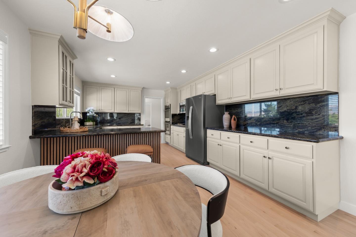 Detail Gallery Image 16 of 53 For 1590 El Dorado Dr, Gilroy,  CA 95020 - 4 Beds | 2 Baths