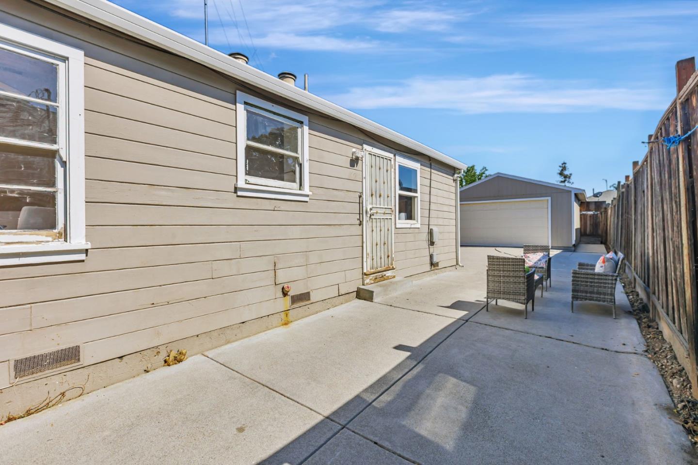 Detail Gallery Image 21 of 29 For 330 Hull Ave, San Jose,  CA 95125 - 2 Beds | 1 Baths