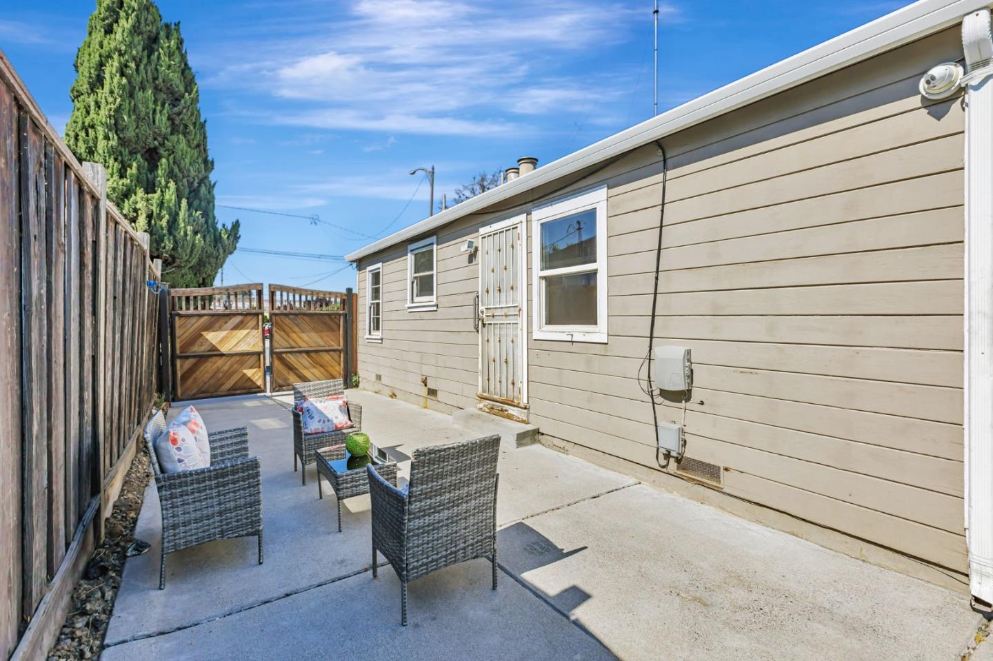 Detail Gallery Image 23 of 29 For 330 Hull Ave, San Jose,  CA 95125 - 2 Beds | 1 Baths