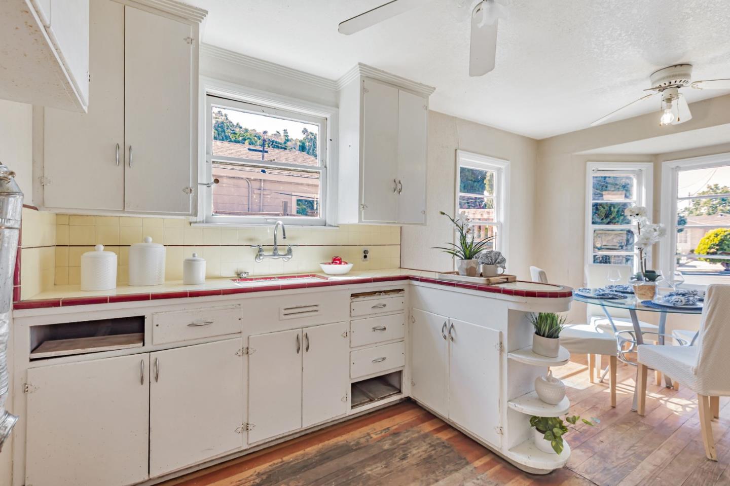 Detail Gallery Image 8 of 29 For 330 Hull Ave, San Jose,  CA 95125 - 2 Beds | 1 Baths