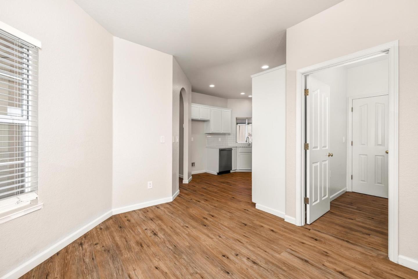 Detail Gallery Image 13 of 31 For 1500 Scenic Dr #18,  Modesto,  CA 95355 - 3 Beds | 2/1 Baths