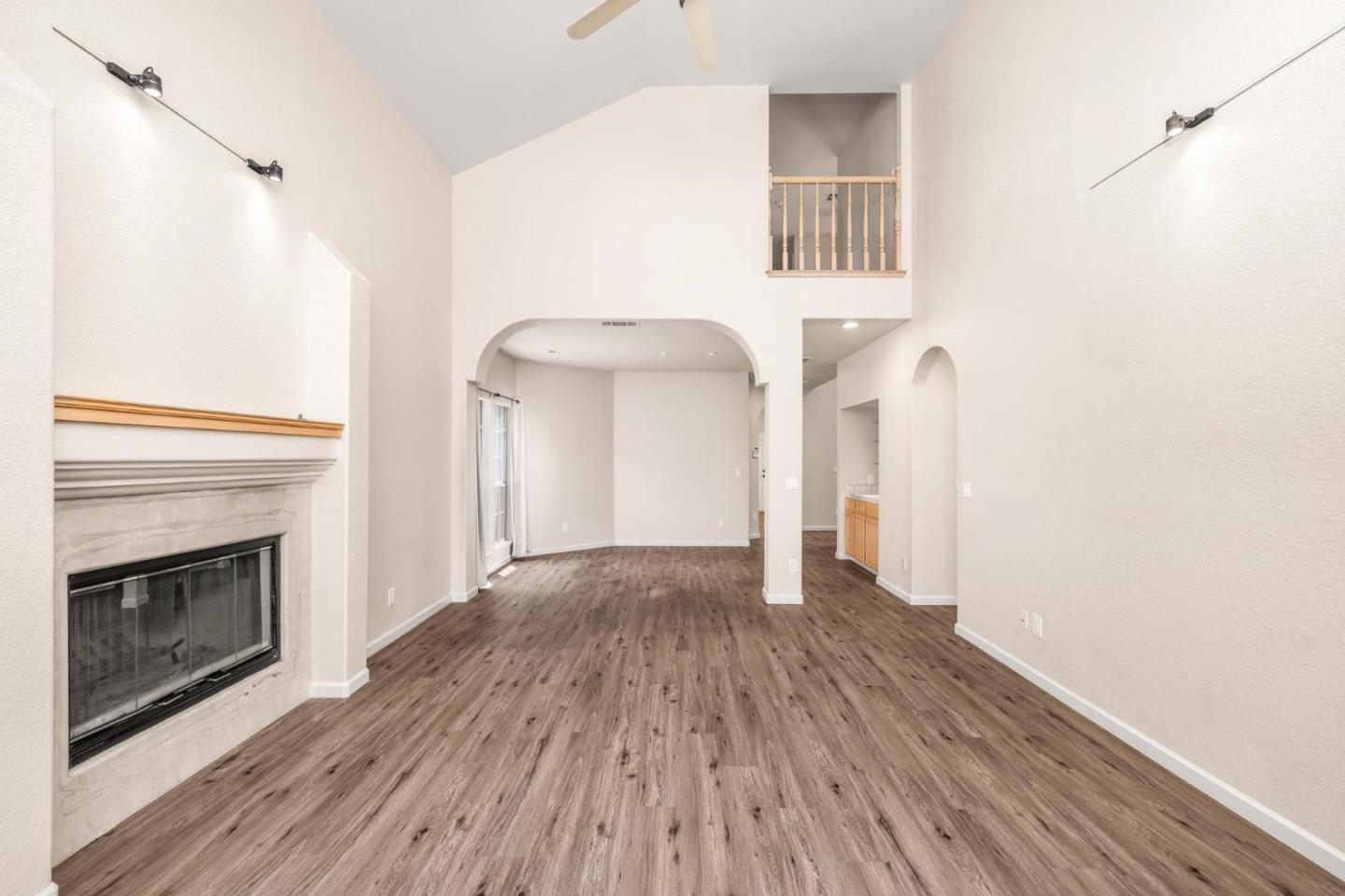 Detail Gallery Image 6 of 31 For 1500 Scenic Dr #18,  Modesto,  CA 95355 - 3 Beds | 2/1 Baths