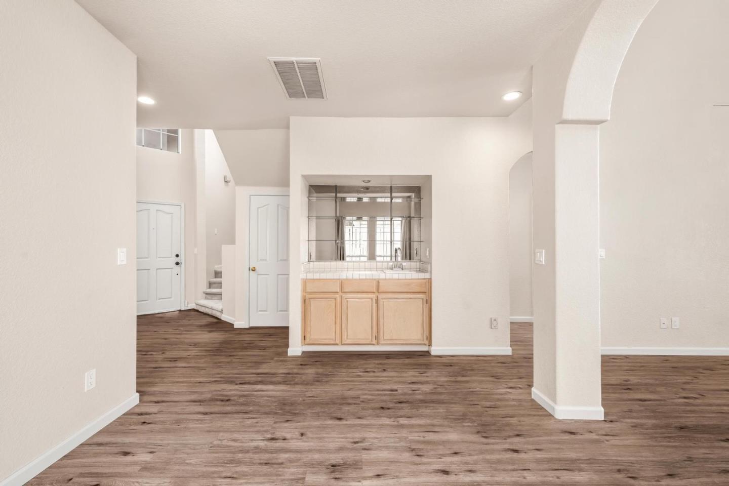 Detail Gallery Image 7 of 31 For 1500 Scenic Dr #18,  Modesto,  CA 95355 - 3 Beds | 2/1 Baths