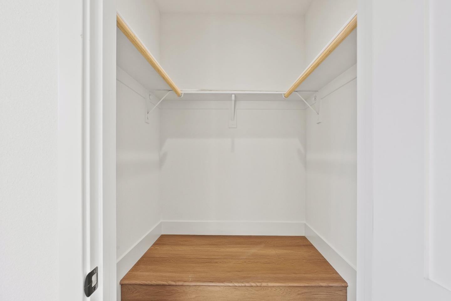 Detail Gallery Image 17 of 22 For 935 Woodside Rd, Redwood City,  CA 94061 - 4 Beds | 2/1 Baths
