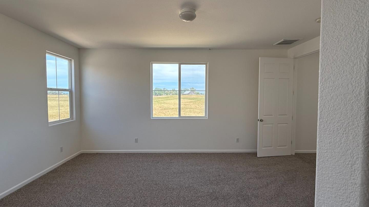 Detail Gallery Image 10 of 18 For 5906 Caddington Way, Sacramento,  CA 95835 - 3 Beds | 2/1 Baths
