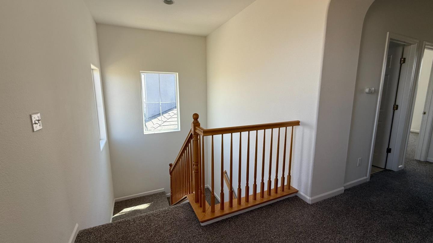 Detail Gallery Image 6 of 18 For 5906 Caddington Way, Sacramento,  CA 95835 - 3 Beds | 2/1 Baths
