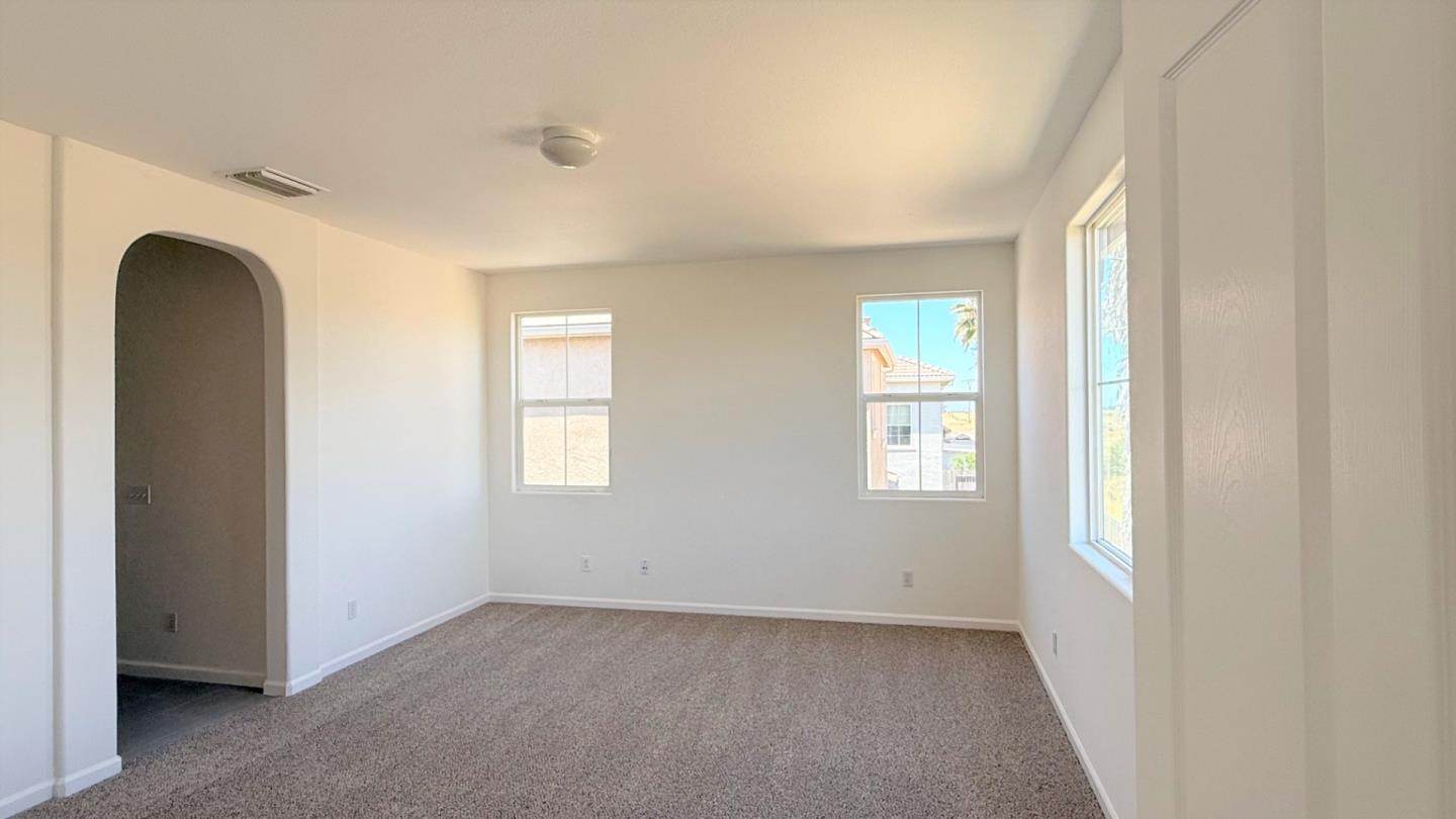 Detail Gallery Image 8 of 18 For 5906 Caddington Way, Sacramento,  CA 95835 - 3 Beds | 2/1 Baths