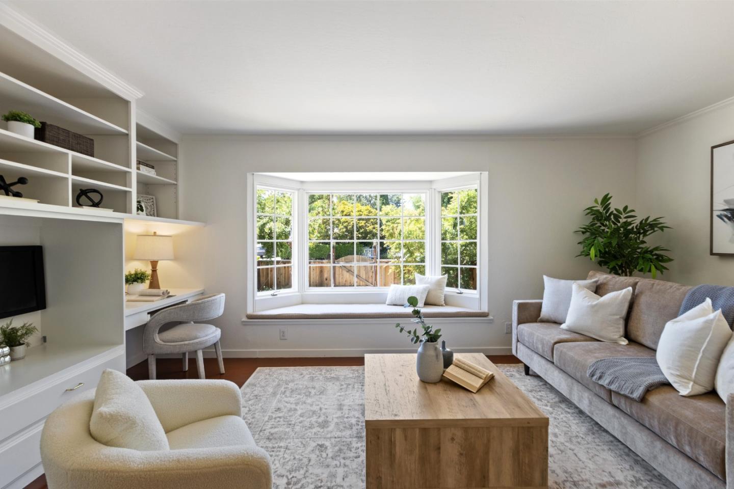 Detail Gallery Image 10 of 51 For 2001 Valparaiso Ave, Menlo Park,  CA 94025 - 3 Beds | 2 Baths