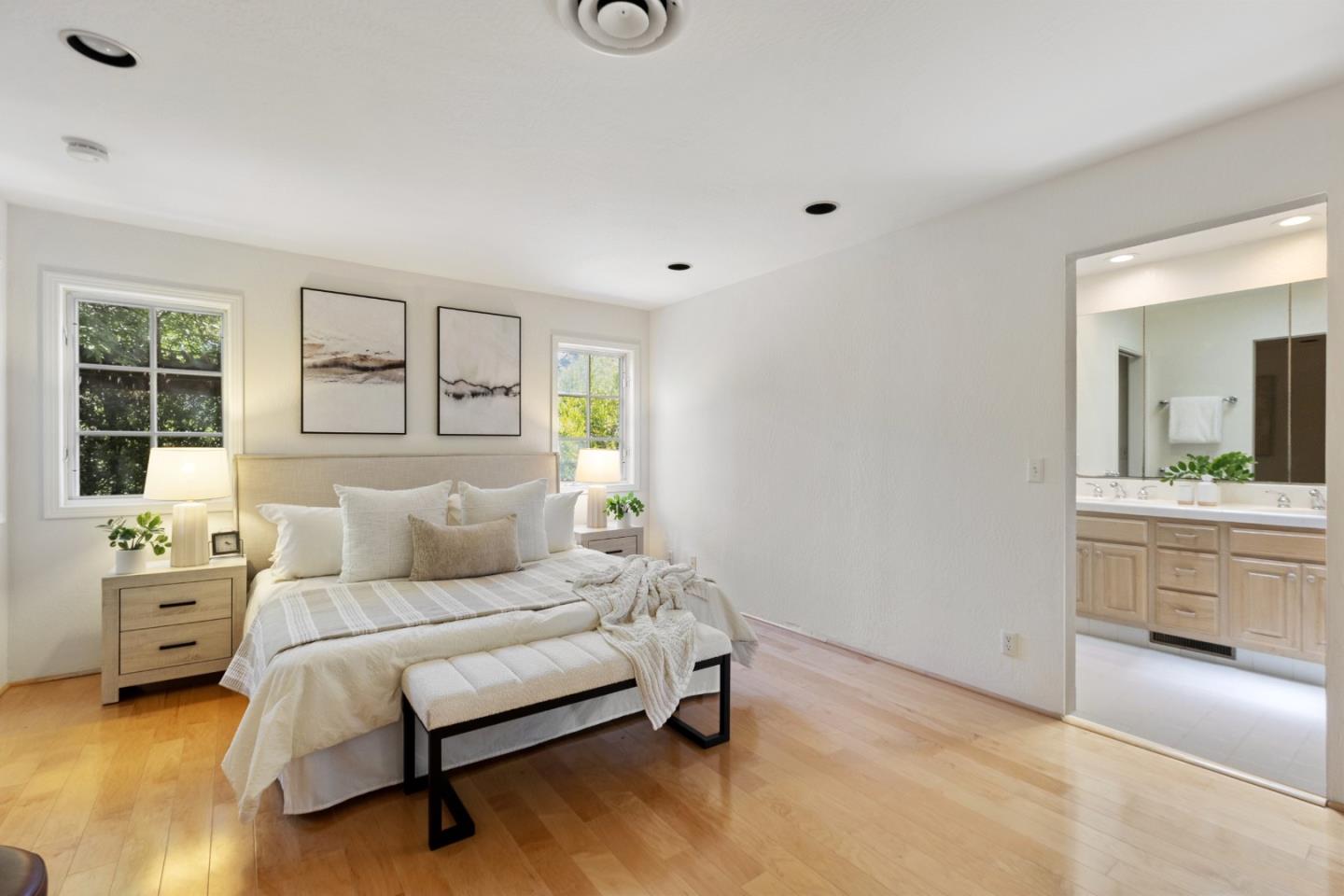 Detail Gallery Image 28 of 51 For 2001 Valparaiso Ave, Menlo Park,  CA 94025 - 3 Beds | 2 Baths