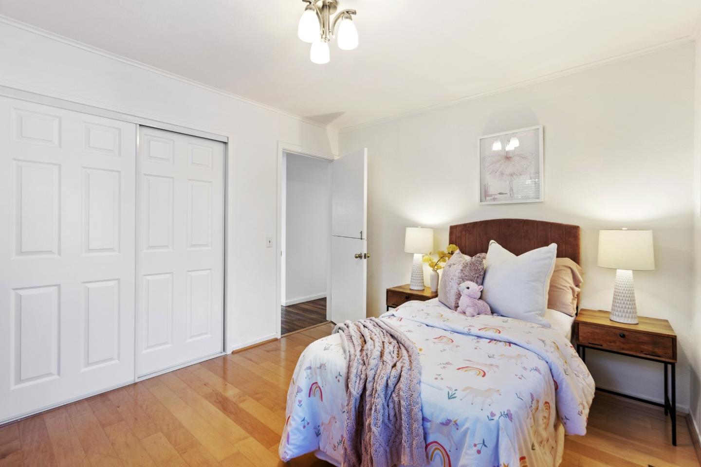 Detail Gallery Image 33 of 51 For 2001 Valparaiso Ave, Menlo Park,  CA 94025 - 3 Beds | 2 Baths