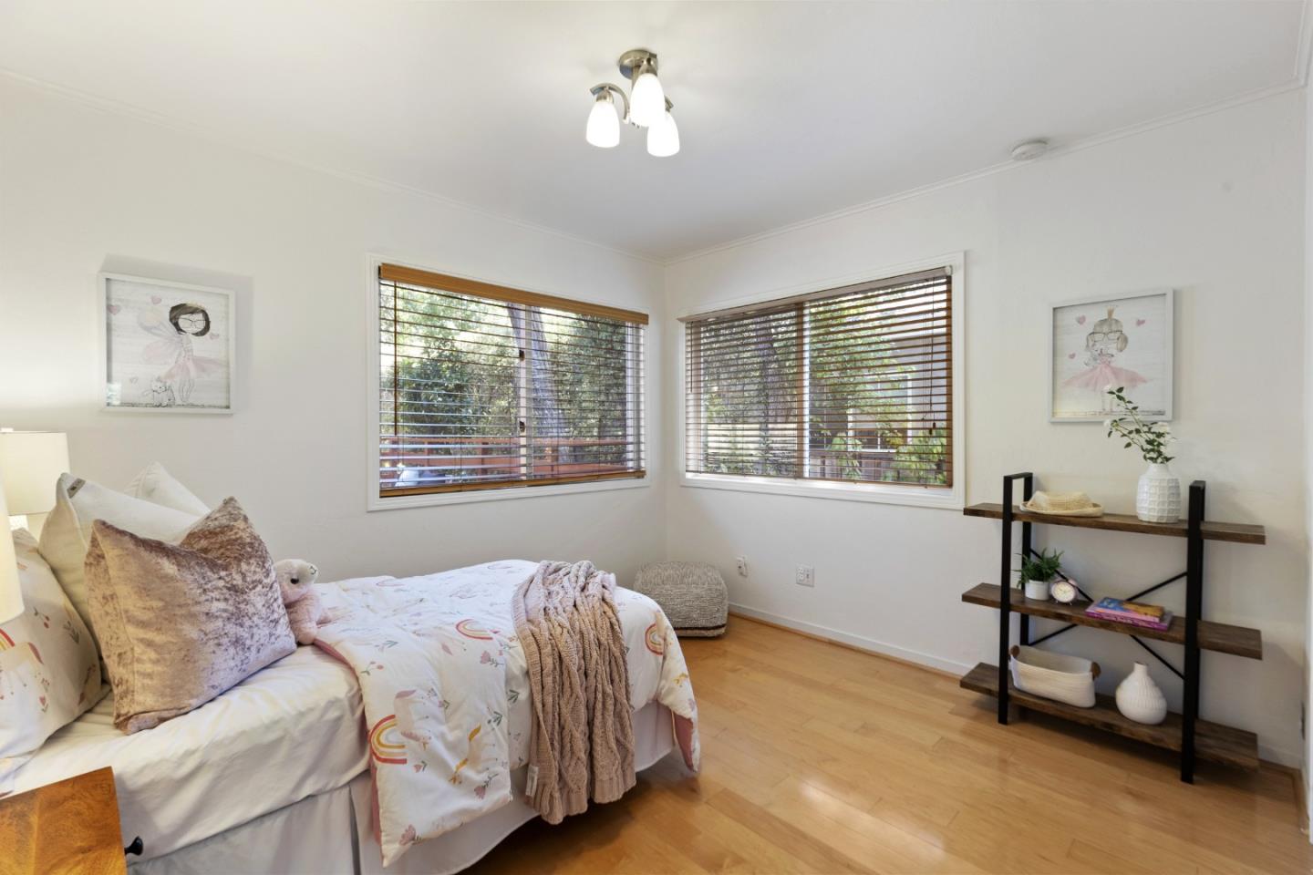Detail Gallery Image 34 of 51 For 2001 Valparaiso Ave, Menlo Park,  CA 94025 - 3 Beds | 2 Baths
