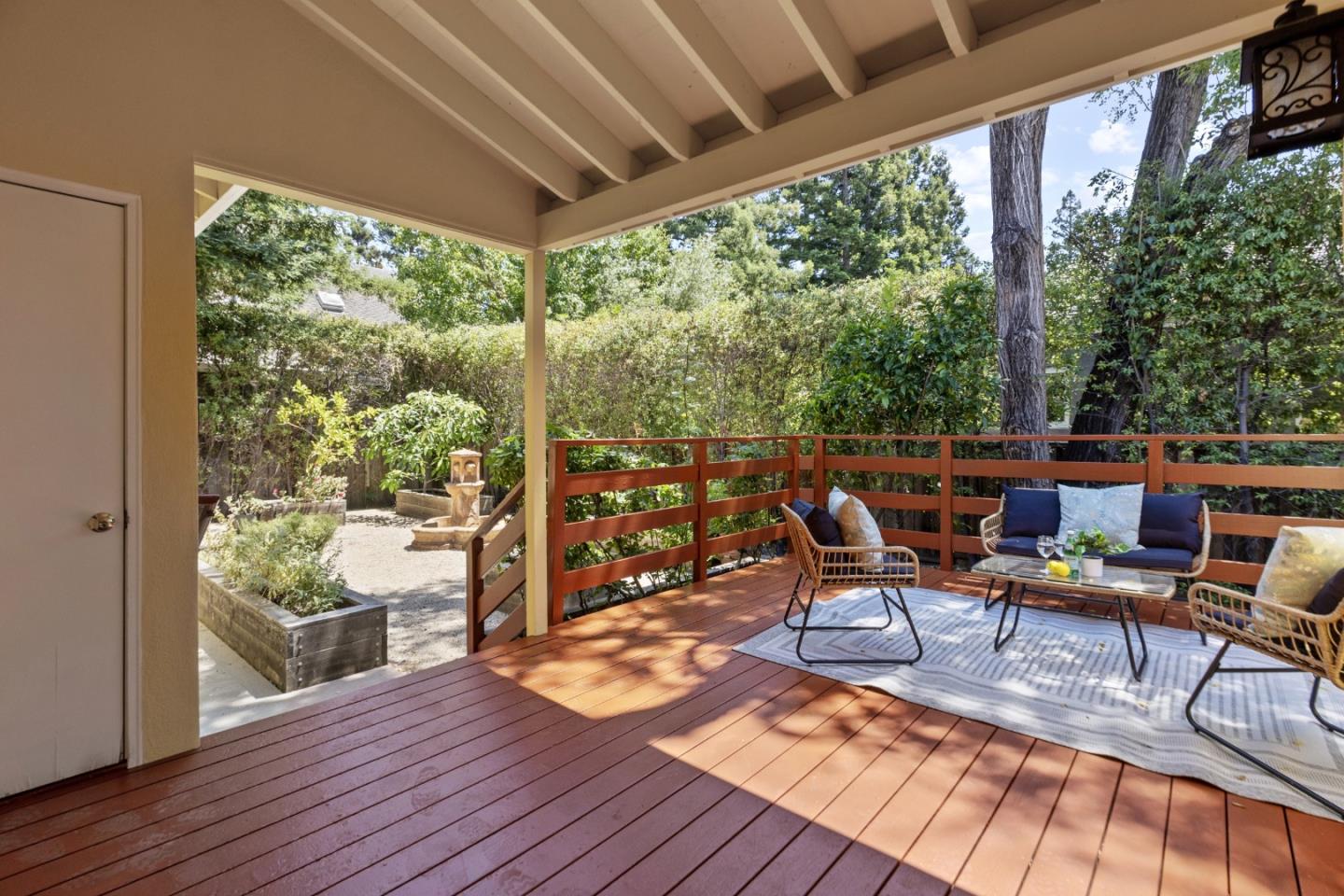 Detail Gallery Image 38 of 51 For 2001 Valparaiso Ave, Menlo Park,  CA 94025 - 3 Beds | 2 Baths