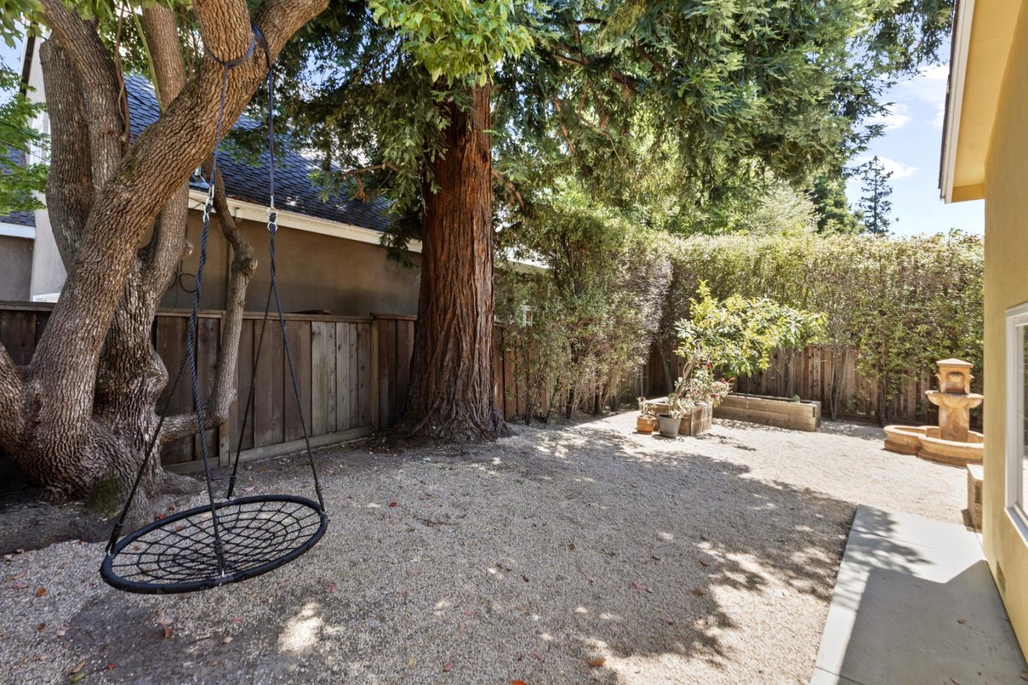 Detail Gallery Image 49 of 51 For 2001 Valparaiso Ave, Menlo Park,  CA 94025 - 3 Beds | 2 Baths