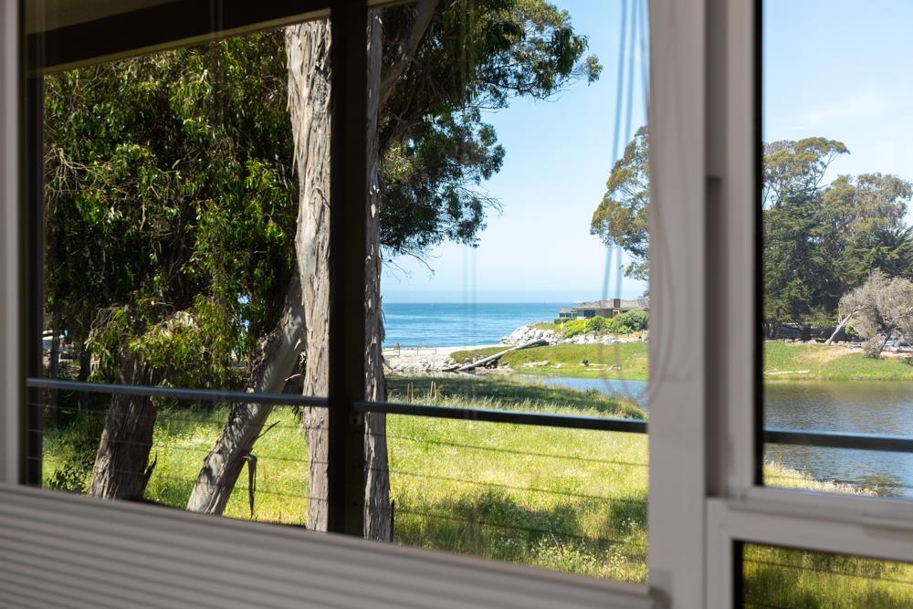 Detail Gallery Image 17 of 69 For 143 Moran Way, Santa Cruz,  CA 95062 - 3 Beds | 2 Baths