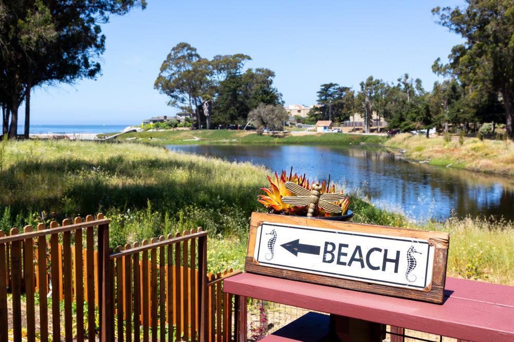 Detail Gallery Image 3 of 69 For 143 Moran Way, Santa Cruz,  CA 95062 - 3 Beds | 2 Baths