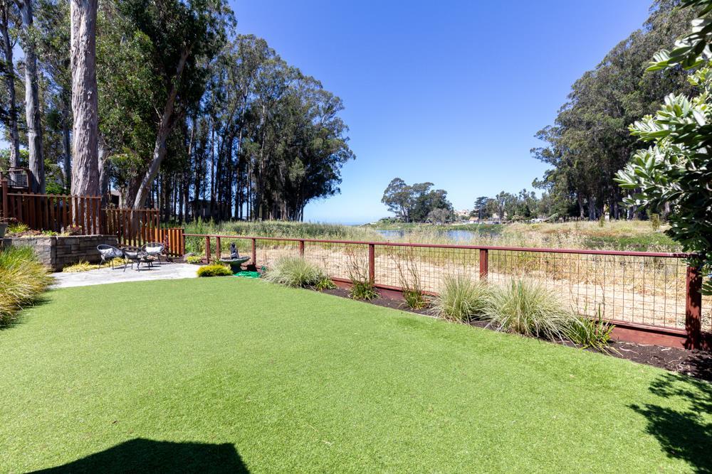 Detail Gallery Image 4 of 69 For 143 Moran Way, Santa Cruz,  CA 95062 - 3 Beds | 2 Baths
