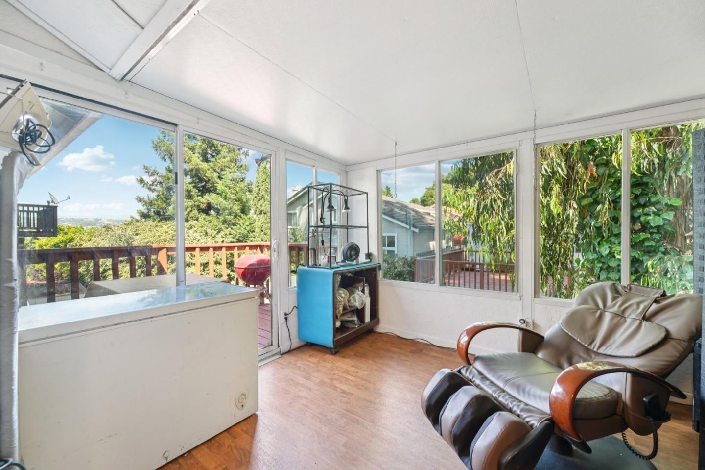 Detail Gallery Image 16 of 32 For 2401 Somerset Ave, Castro Valley,  CA 94546 - 4 Beds | 3 Baths