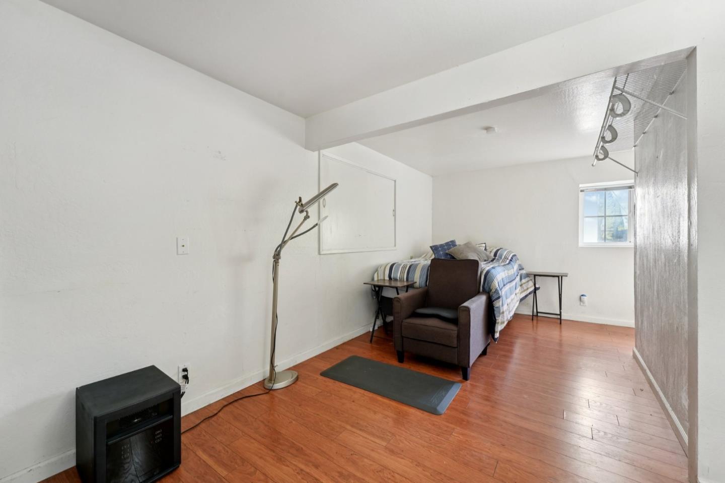 Detail Gallery Image 22 of 32 For 2401 Somerset Ave, Castro Valley,  CA 94546 - 4 Beds | 3 Baths