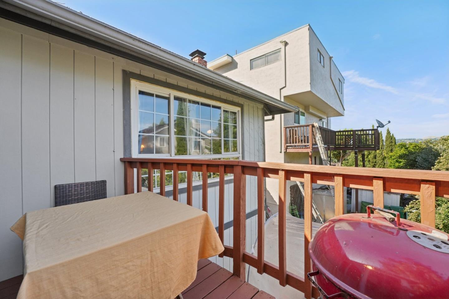 Detail Gallery Image 28 of 32 For 2401 Somerset Ave, Castro Valley,  CA 94546 - 4 Beds | 3 Baths