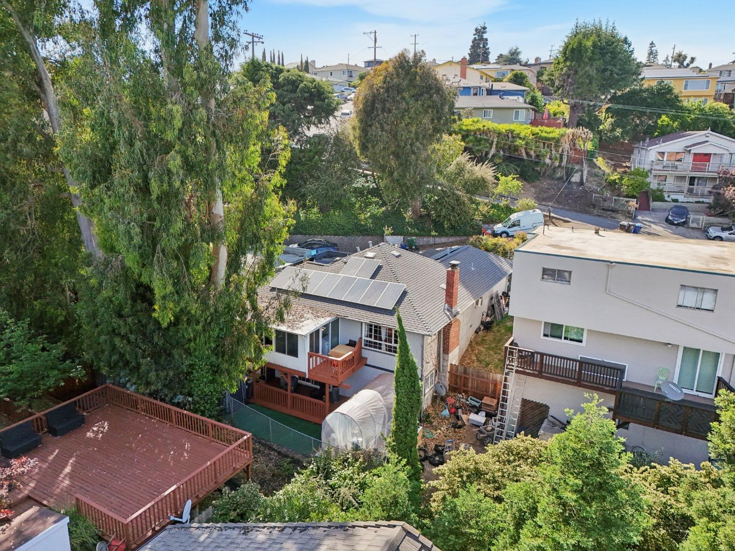 Detail Gallery Image 31 of 32 For 2401 Somerset Ave, Castro Valley,  CA 94546 - 4 Beds | 3 Baths