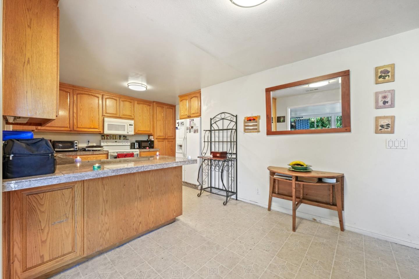 Detail Gallery Image 9 of 32 For 2401 Somerset Ave, Castro Valley,  CA 94546 - 4 Beds | 3 Baths